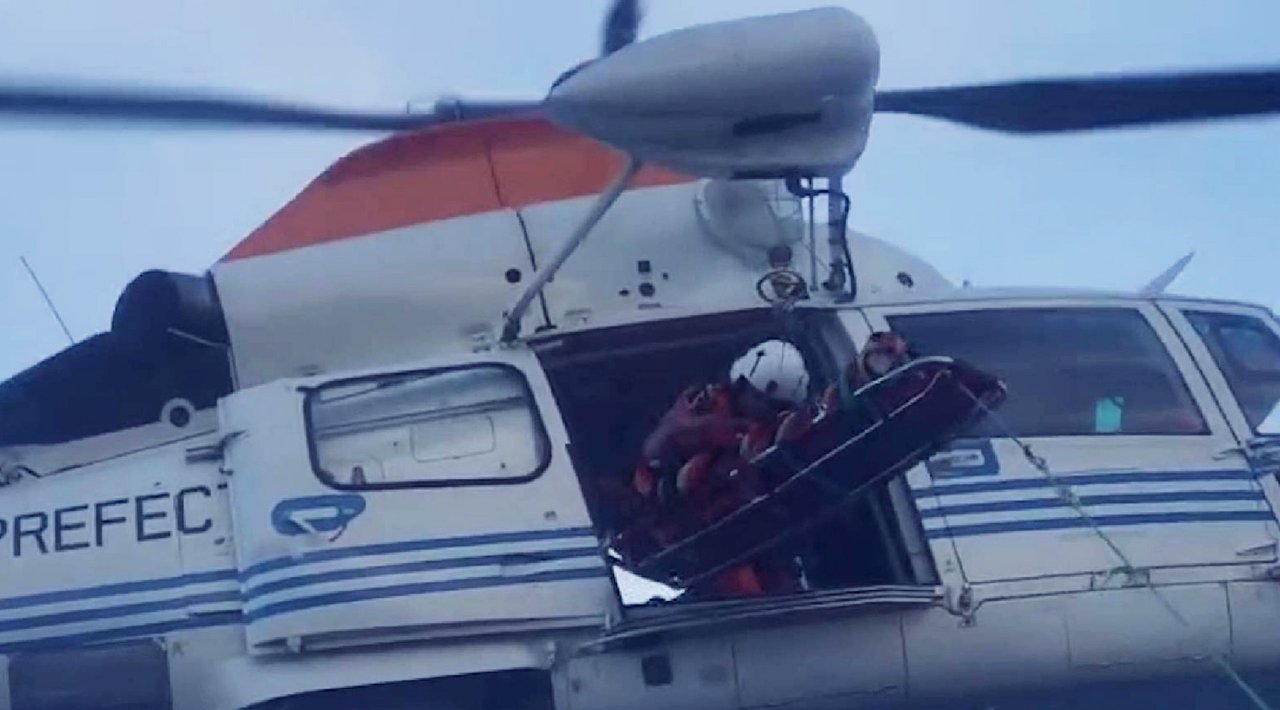 Rescate en el mar: así realizaron una aeroevacuación de emergencia a más de 180 millas de la costa