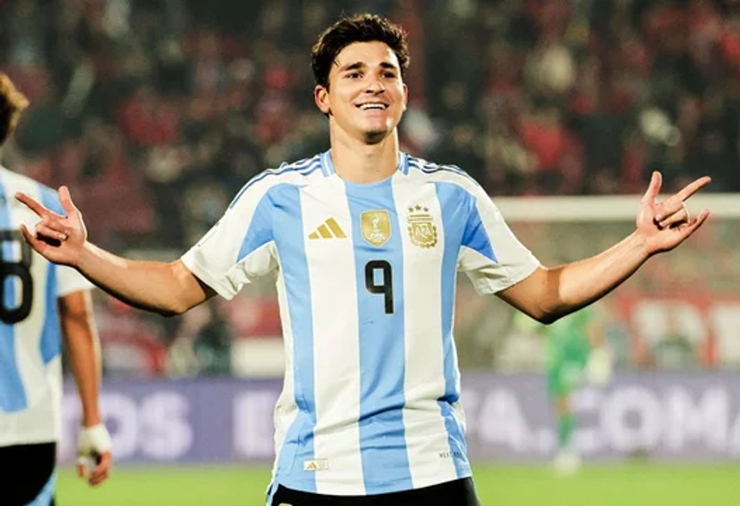 El Atlético de Madrid podría denunciar al Barcelona por Julián Álvarez