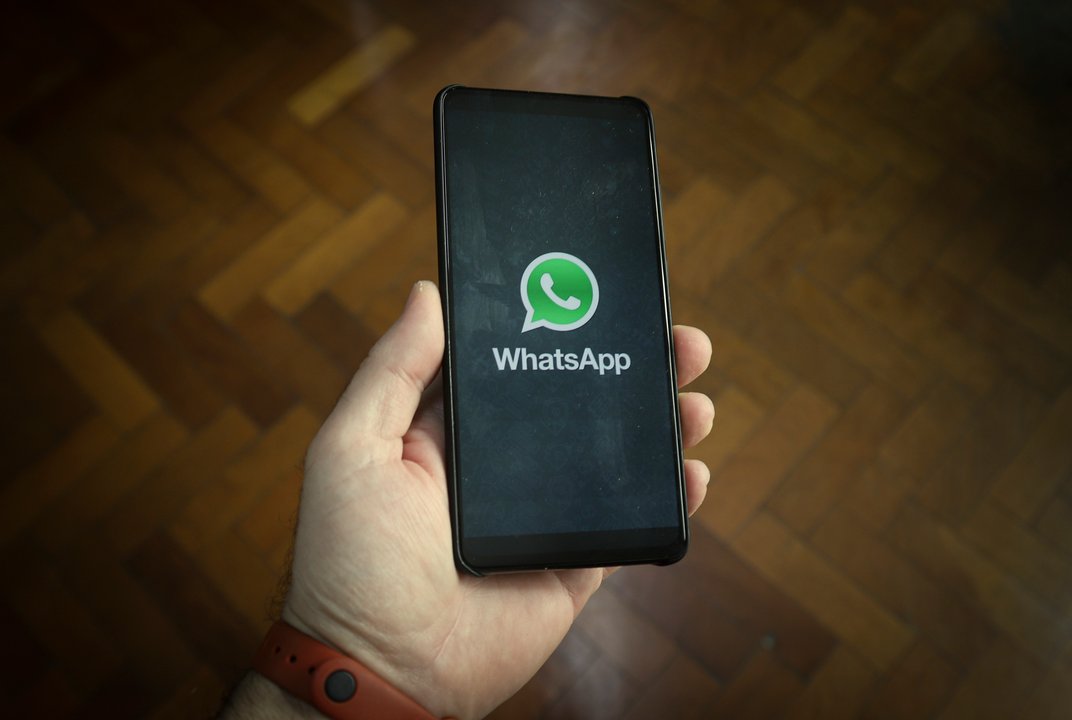 WhatsApp lanza nuevas funciones: qué es el punto verde y cómo son los textos de una sola vista