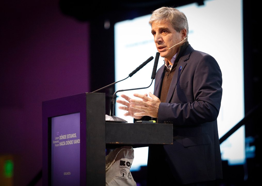El Gobierno busca sumar más dólares para el pago de deuda y completar la colocación del bono