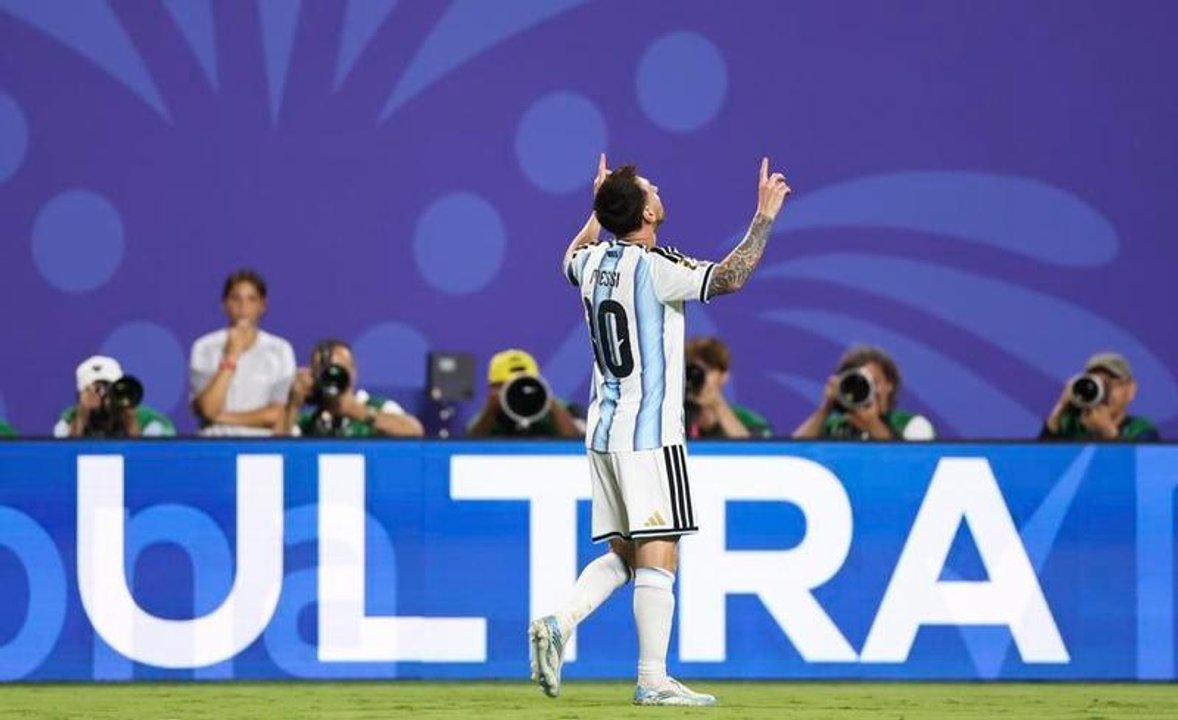 Una pareja marplatense homenajeó a Lionel Messi en el nacimiento de su hija