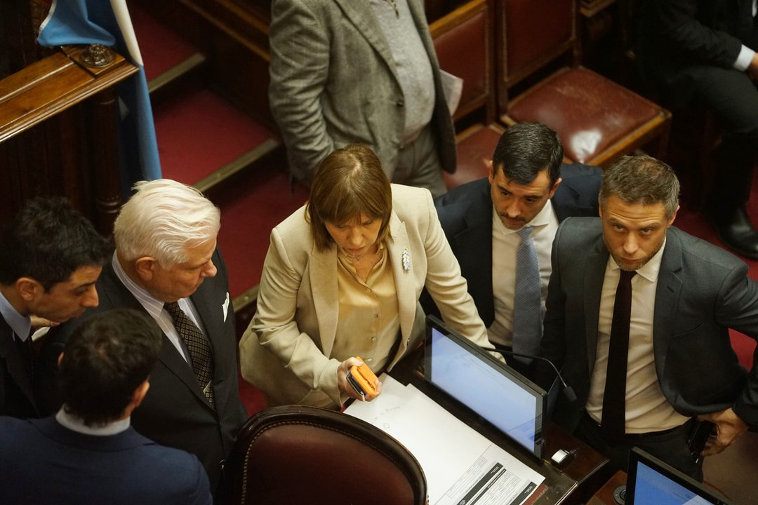 El Gobierno gana tiempo por el tema Adorni, pero pierde la agenda propia