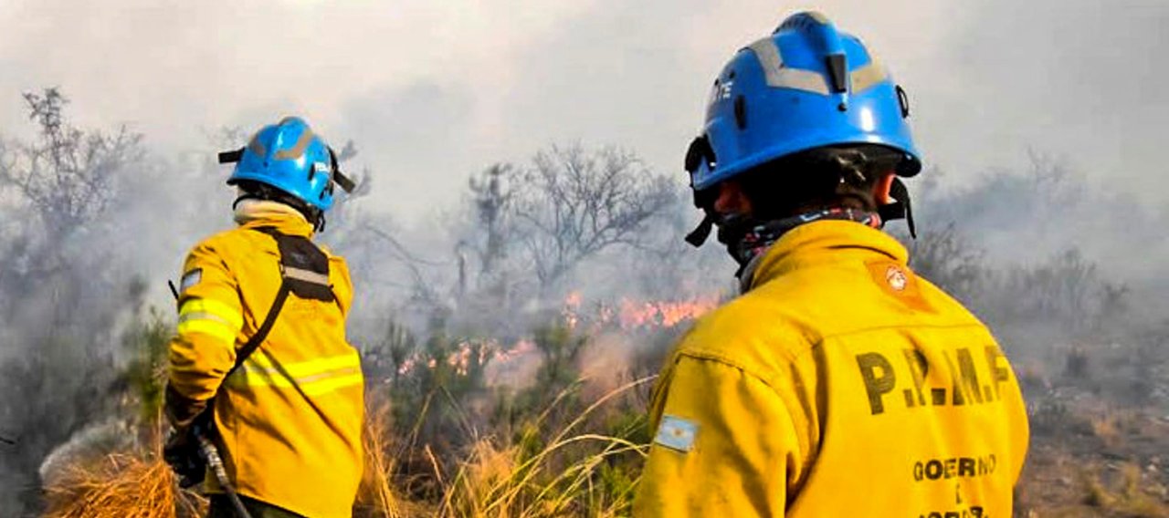 Cafayate respira aliviado: incendios controlados tras 15 días de lucha