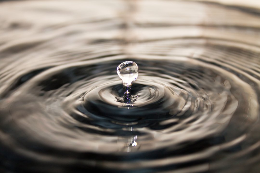 Investigadores argentinos estudian el comportamiento del agua en distintas superficies