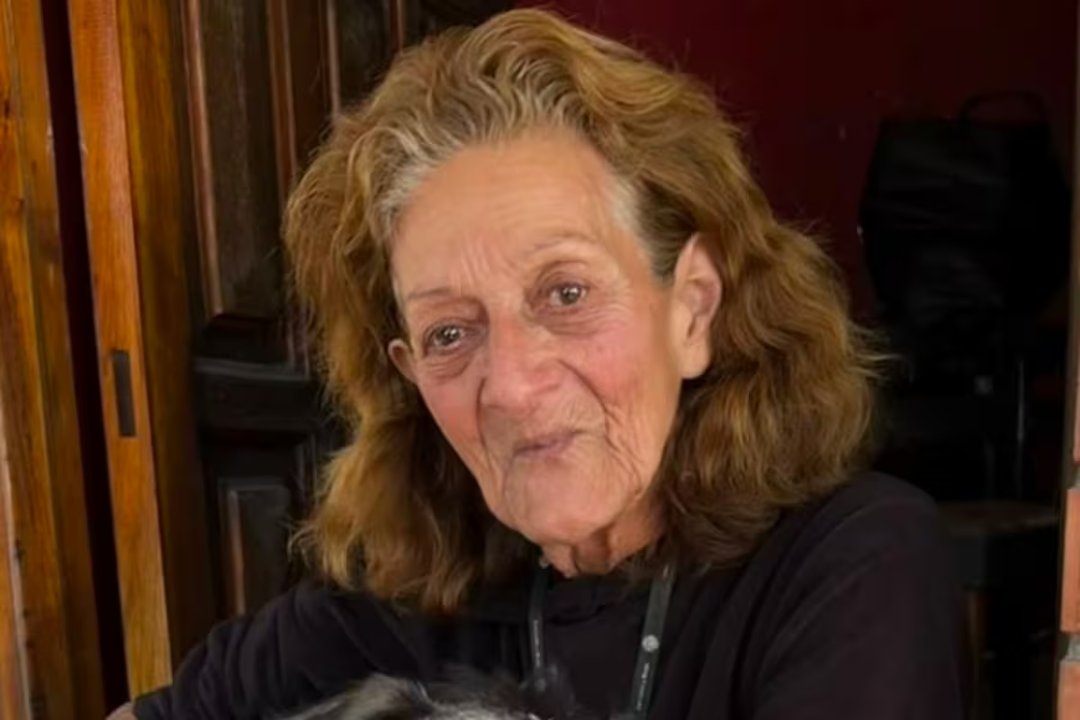 Hallaron muerta a una mujer de 80 años en la colectora del Acceso Oeste