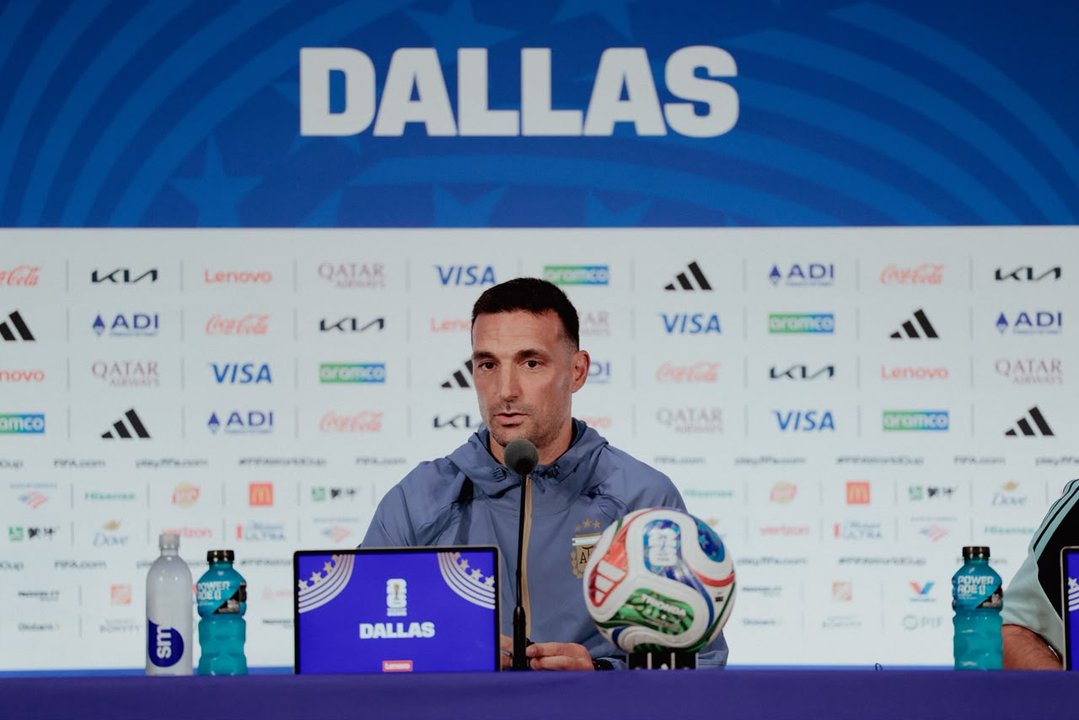 Lionel Scaloni confirmó en conferencia de prensa que Messi será suplente ante Jordania