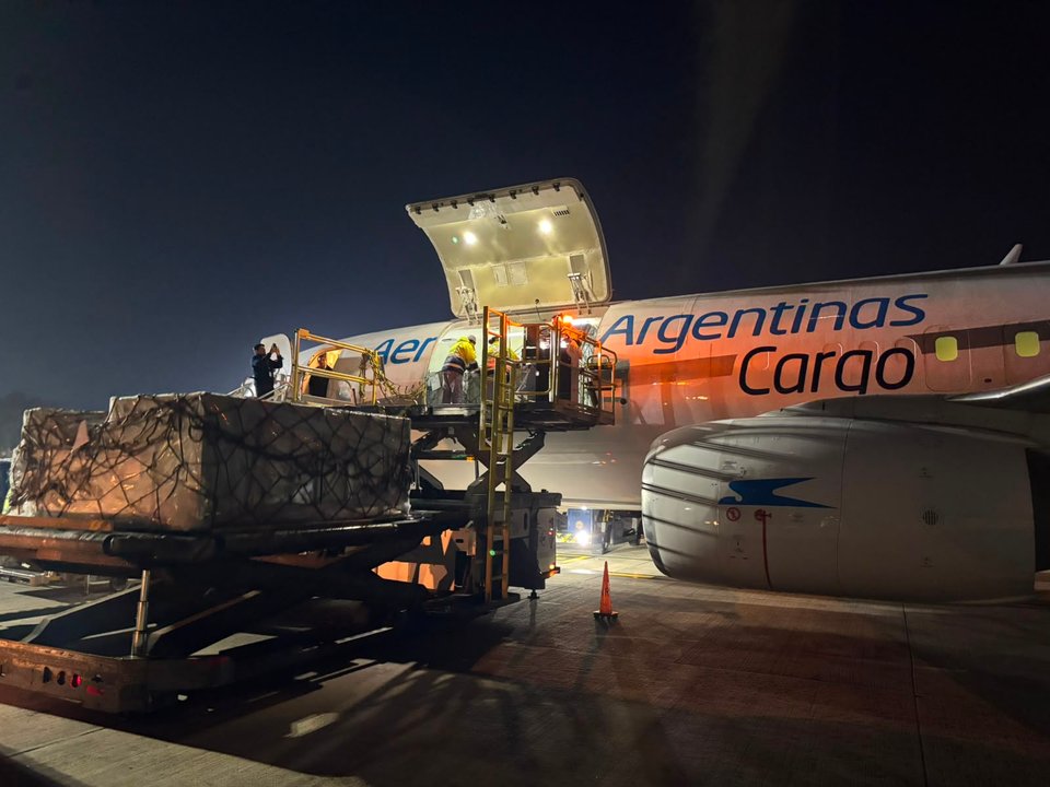 Partieron aviones a Venezuela con ayuda humanitaria