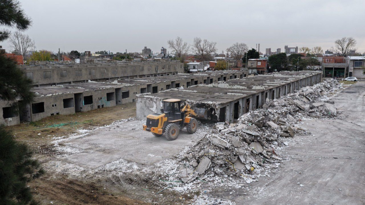 Lanús inició la construcción de un nuevo espacio recreativo y deportivo en el barrio La Maquinita