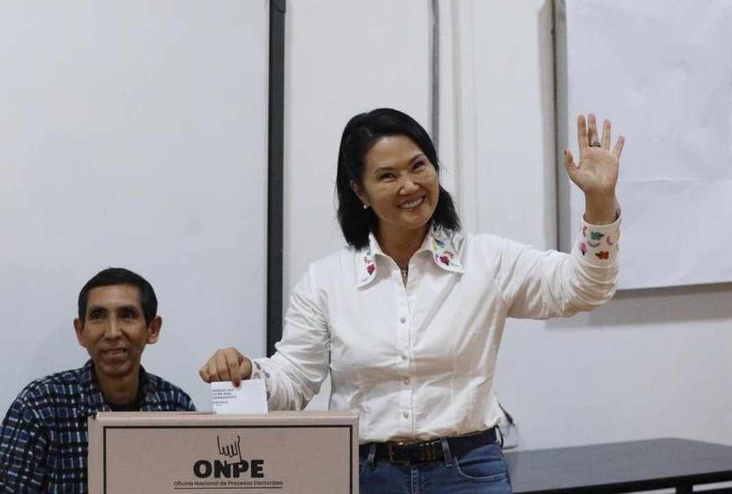 Keiko Fujimori celebra los resultados electorales en Perú