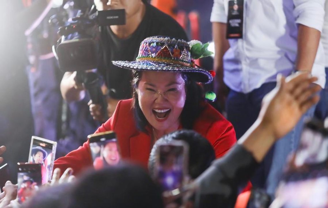 Javier Milei felicitó a Keiko Fujimori tras el balotaje en Perú