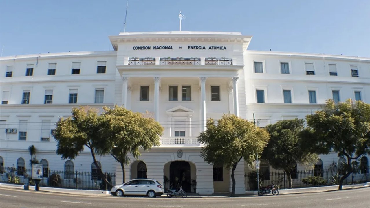 Protesta de ATE en la sede de la Comisión Nacional de Energía Atómica