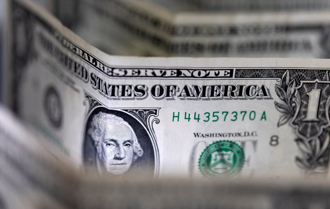 El dólar cerró en junio con el valor más alto en siete meses y parece haber encontrado un nuevo piso