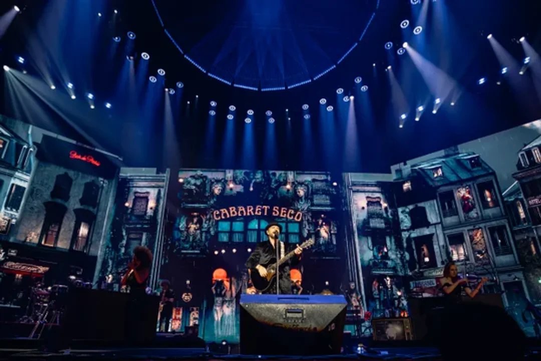 Ricardo Arjona durante un show en el Movistar Arena