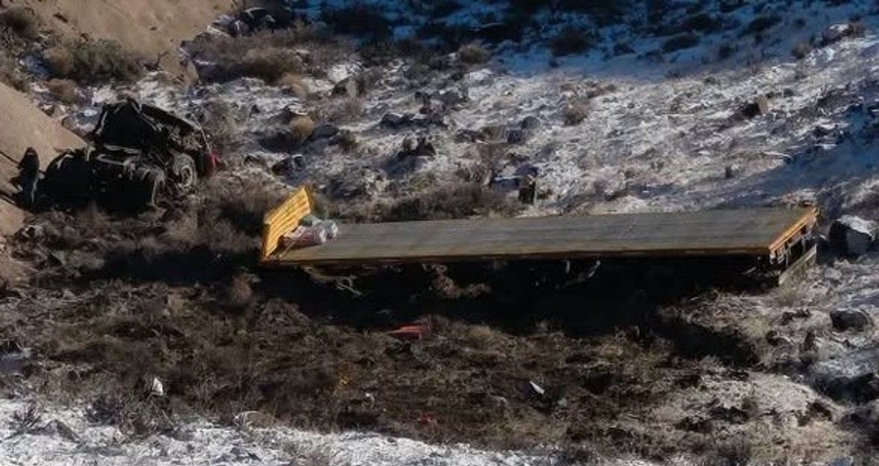 Tragedia en Neuquén: murió un camionero tras desbarrancar con su vehículo