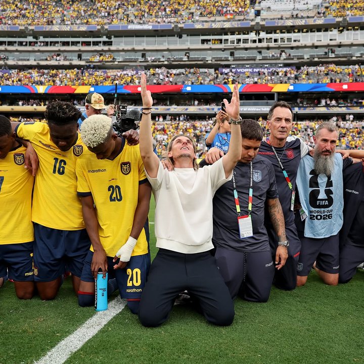 La Federación Ecuatoriana de Fútbol oficializó la salida de Beccacece