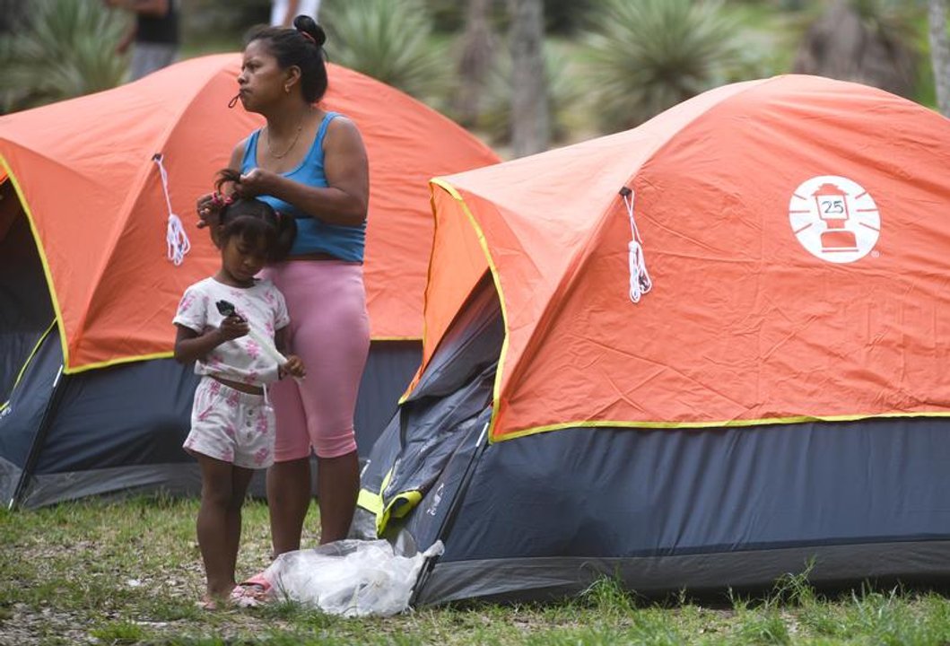 Campamentos de emergencia en Venezuela tras los sismos