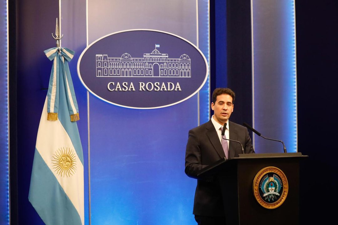 El Gobierno confirmó que Adorni mantiene la custodia por “cuestiones de seguridad”