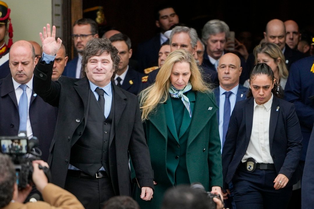 Javier Milei encabezó una nueva reunión de equipo, la primera con Santilli como jefe de Gabinete