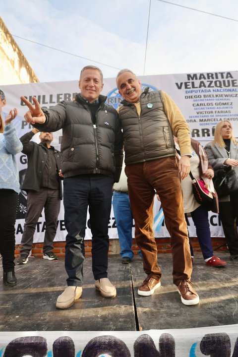 Fernando Gray en la inauguración de una unidad básica en El Jagüel