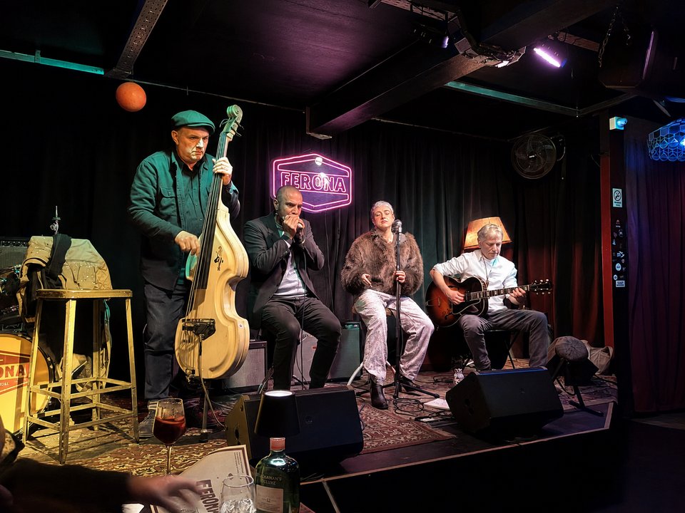Dos generaciones del Chicago blues se encuentran en una noche de raíces y electricidad