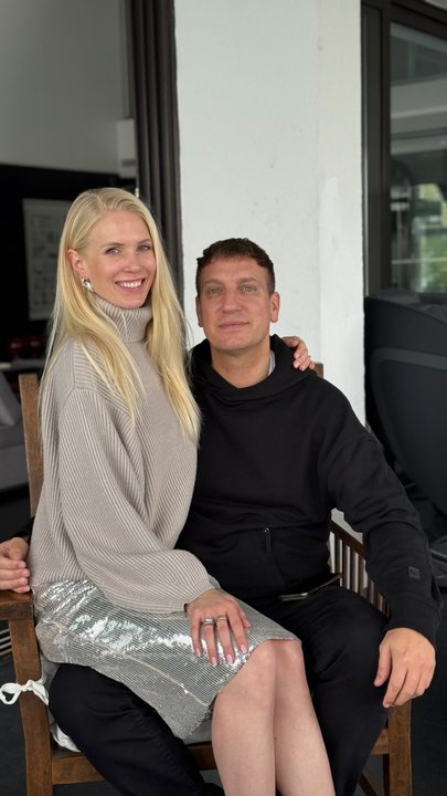 Maxi López sometió a Daniela Christiansson, su novia suiza, a una clase de idiomas