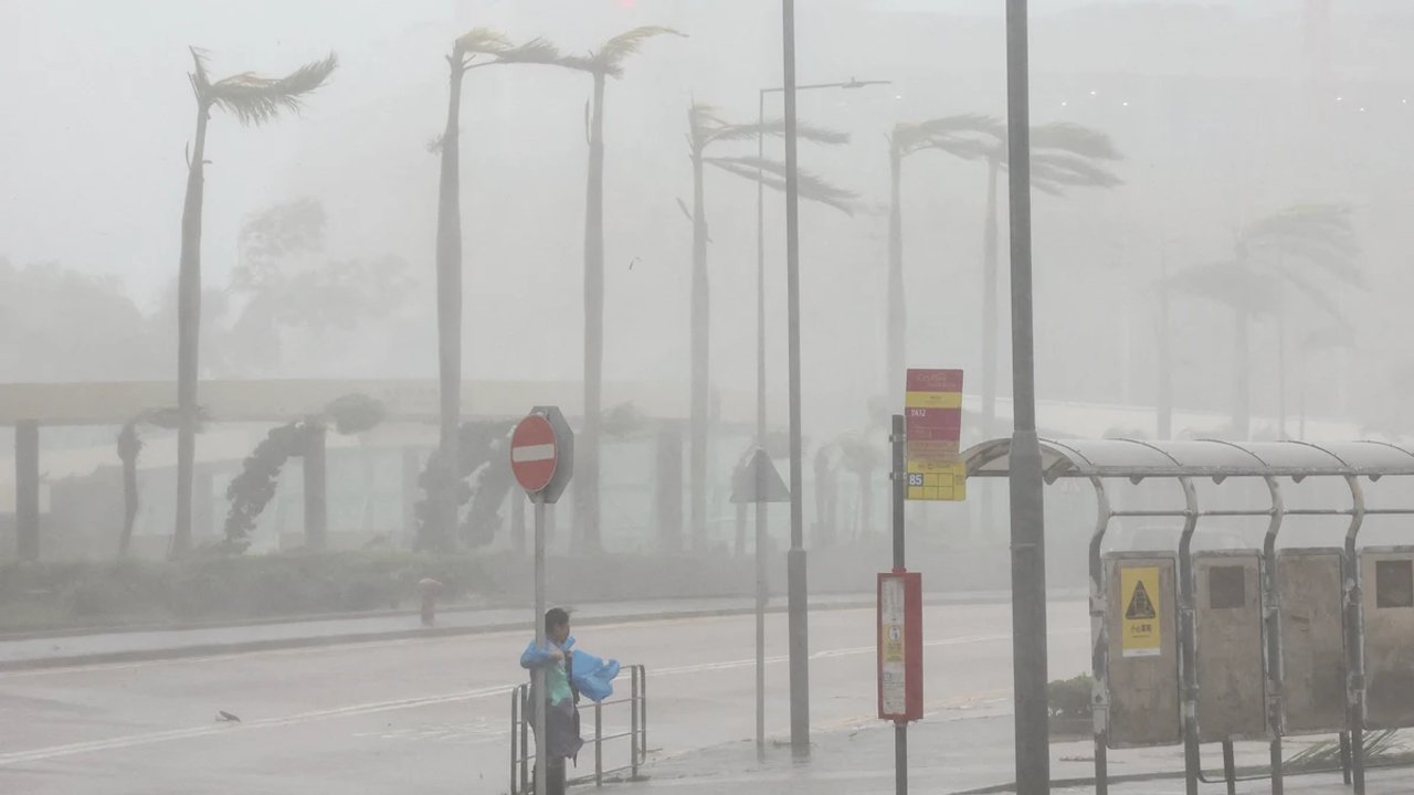 Tifón Bavi azota Taiwán, dejando decenas de heridos y provocando evacuaciones masivas