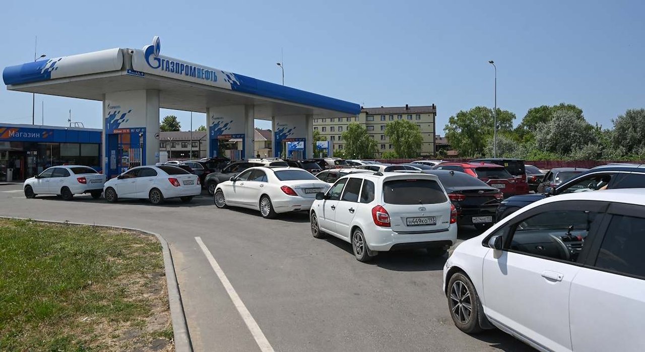 La escasez de combustible paraliza a Rusia tras los masivos ataques de Ucrania