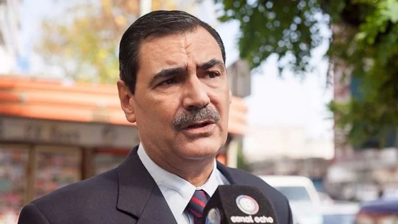 Simpatizantes del juez Alfredo López protestan durante el jury de enjuiciamiento