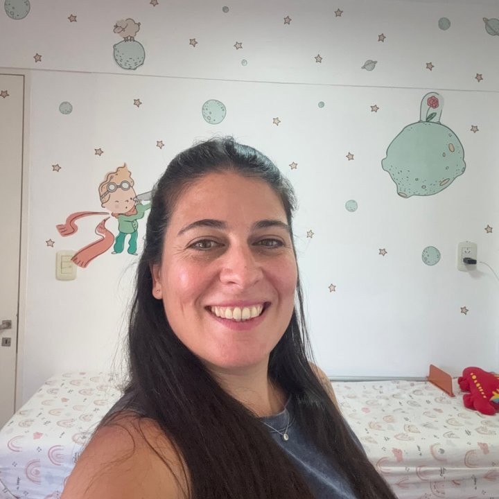 Una mujer tuvo que retractarse en redes después de escrachar a una pediatra que debió renunciar a su trabajo