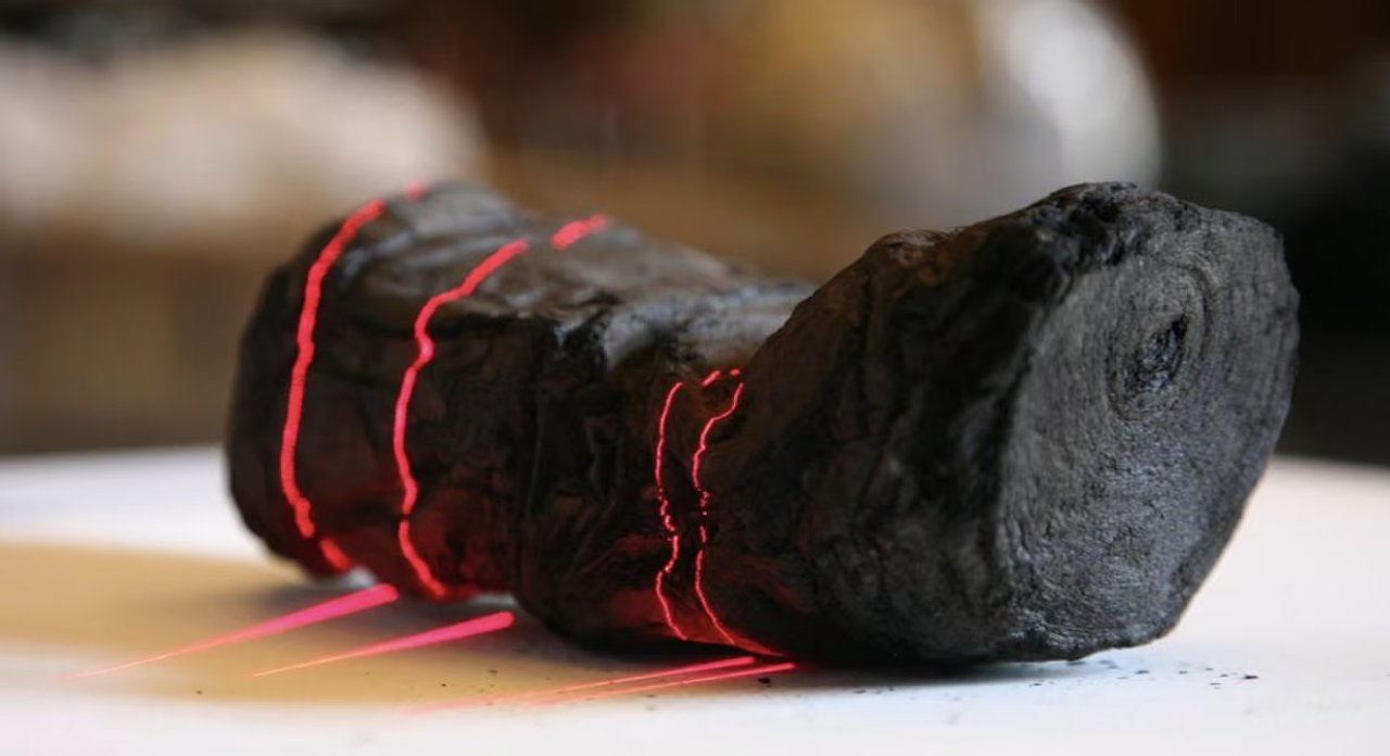 La inteligencia artificial descifró un papiro sepultado por el Vesubio hace 2.000 años