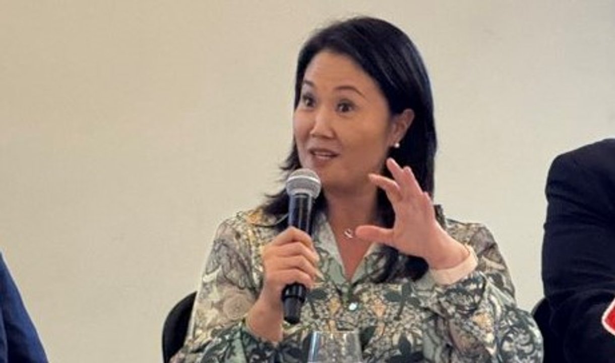 Keiko Fujimori recibió las credenciales como presidenta electa de Perú