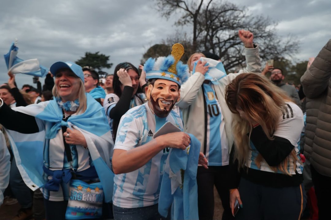 Argentina a la final del Mundial: 30 mil hinchas desataron la locura total en el Fan Fest
