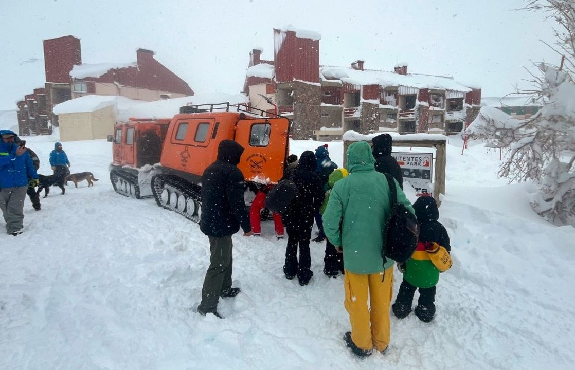 Ya son 30 los rescatados por un histórico temporal de nieve en la alta montaña mendocina