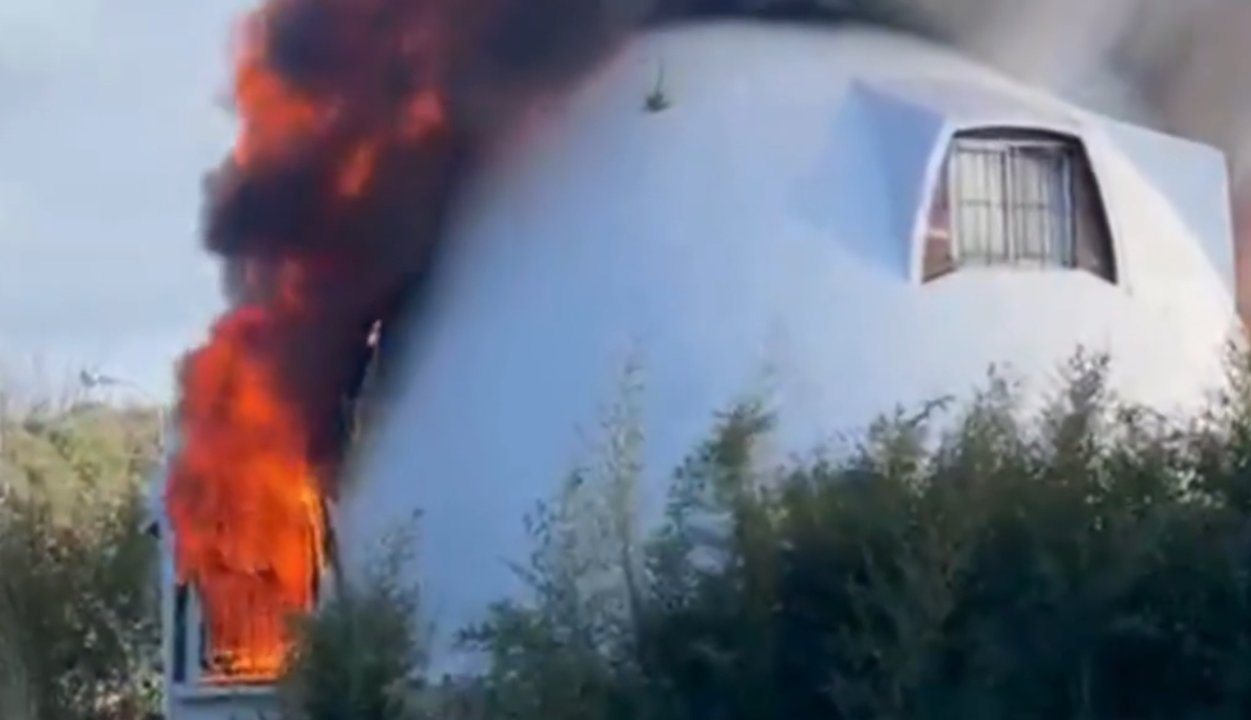 Impactante incendio en la “Casa de Dragon Ball” de Mar del Plata: no hubo heridos