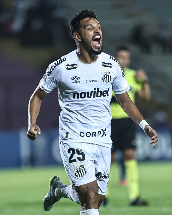 El Santos se impone sin Neymar y golea a la Universidad Central de Venezuela en la Sudamericana