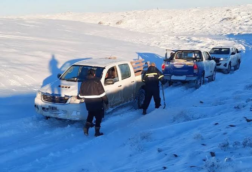 Pareja rescatada tras más de 24 horas atrapada en Cerro Piedra a -22°C
