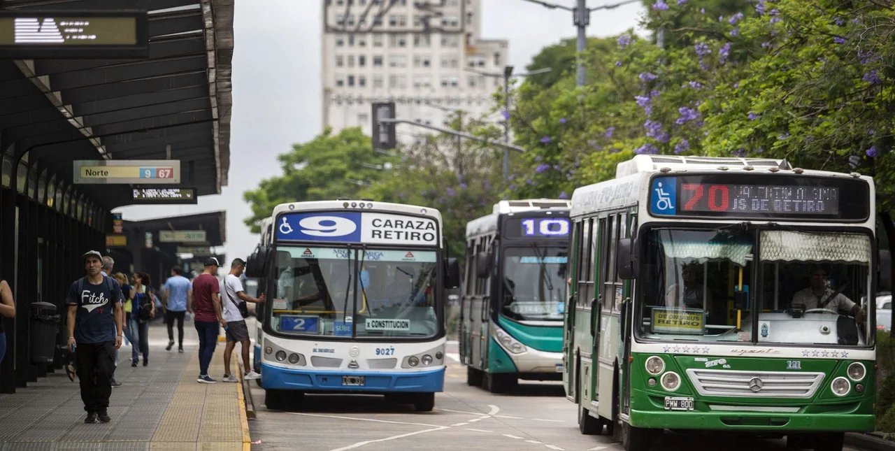 Paritarias de la UTA: los choferes cobrarán aumentos hasta septiembre y una suma fija