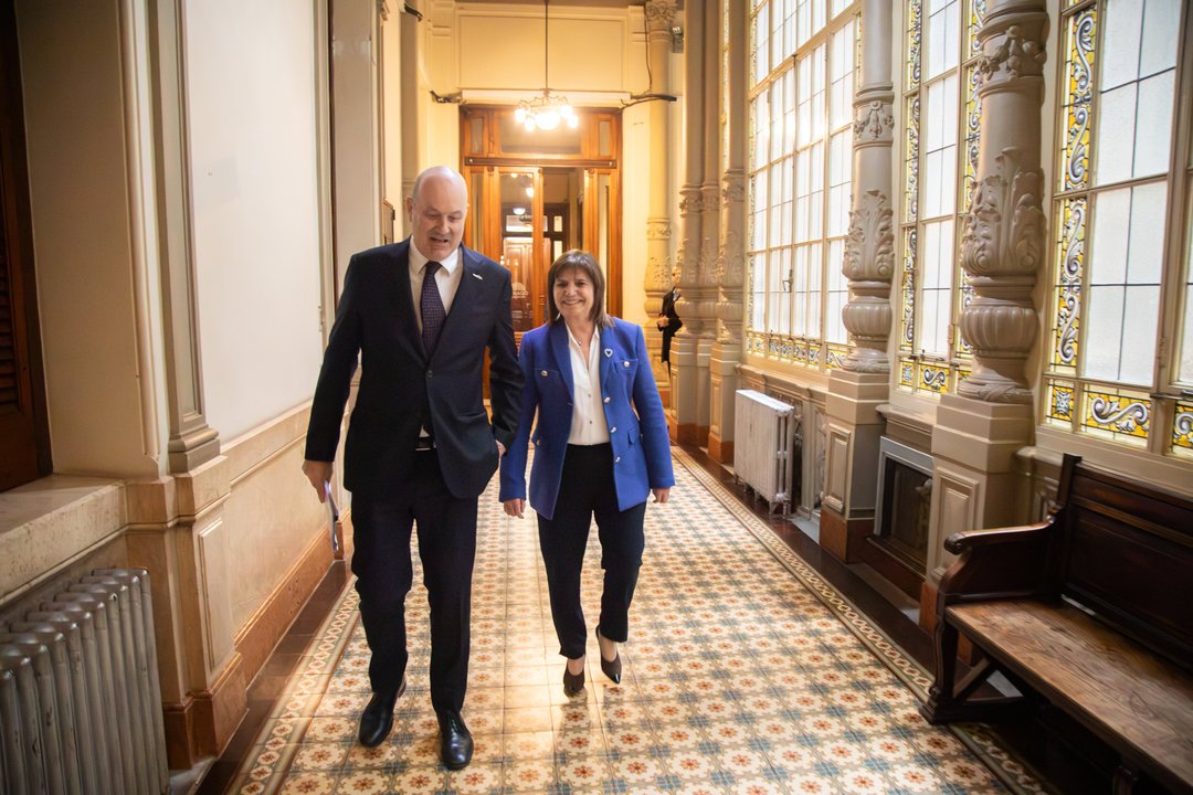 El Gobierno afina la letra del proyecto de Propiedad Privada en una reunión en el Senado