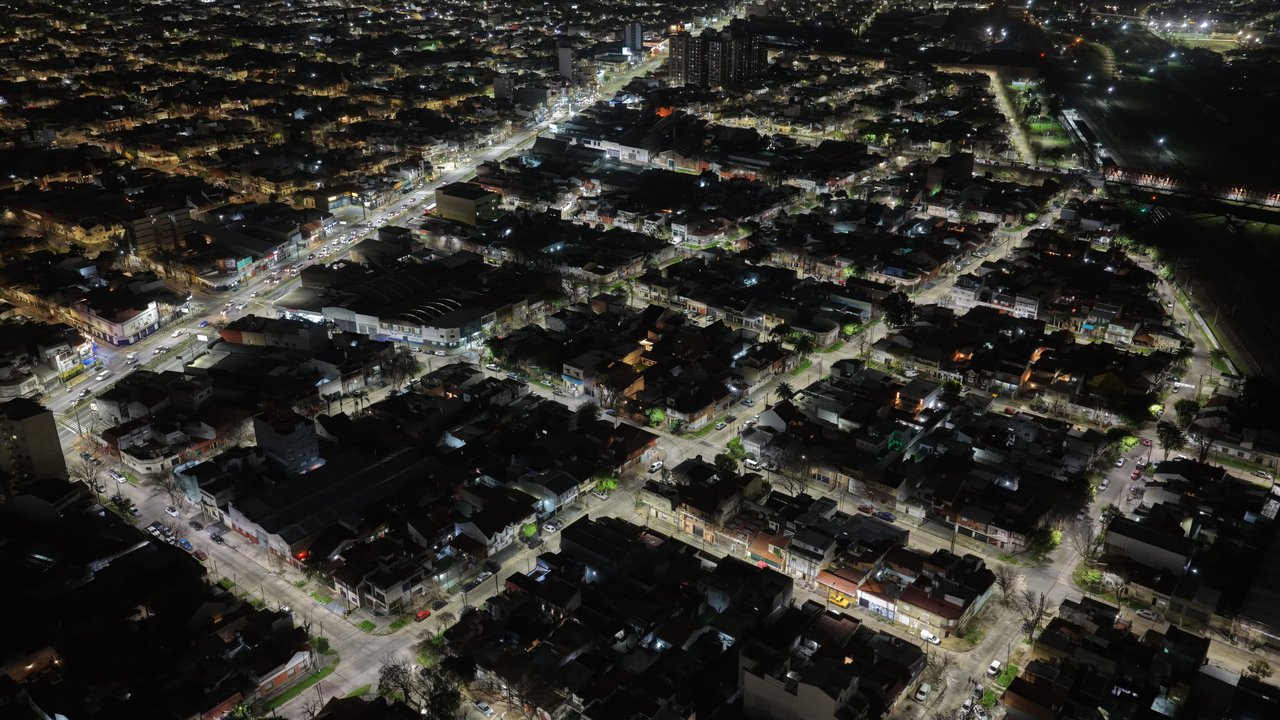 Lanús renovó 200 luminarias LED en Gerli Oeste para mejorar la seguridad y la visibilidad