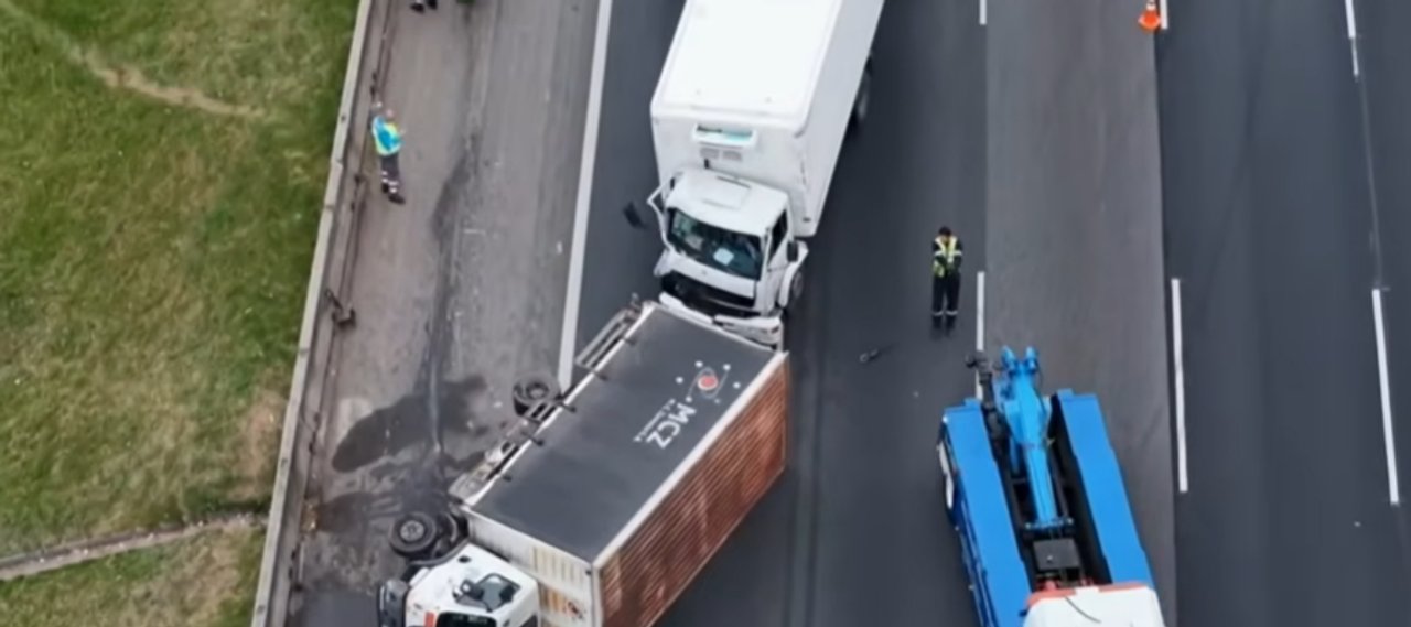 Choque entre dos camiones en Panamericana y caos en el tránsito