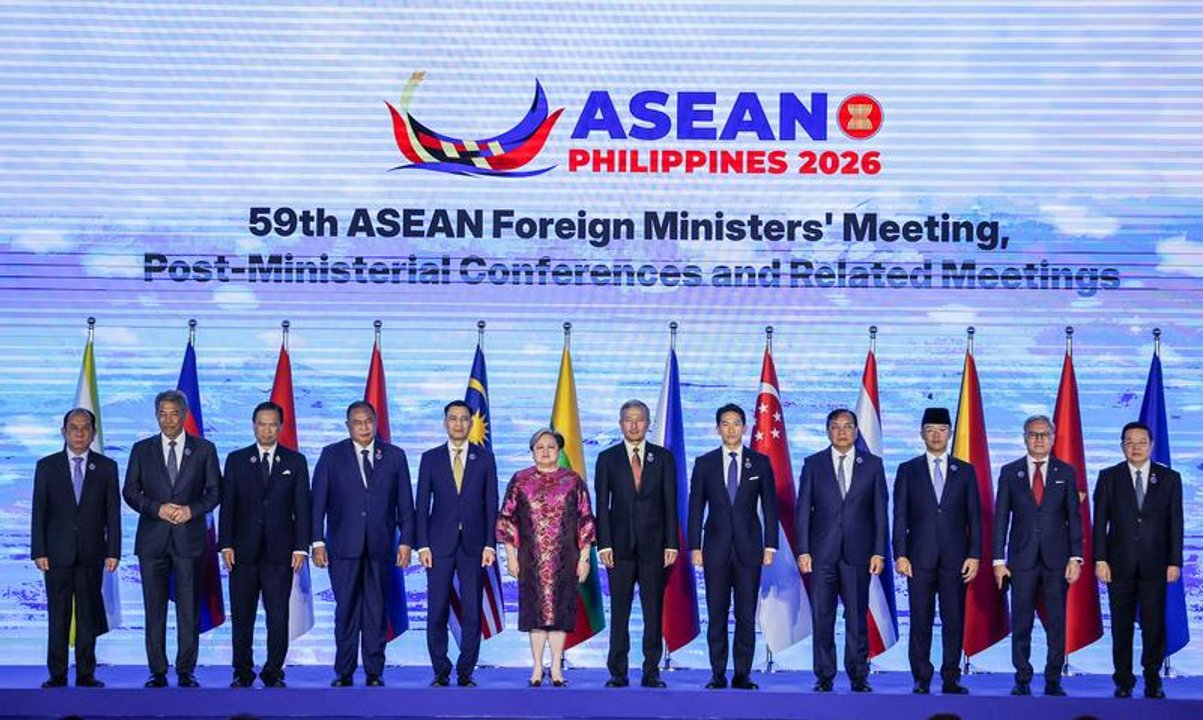 Delegaciones de China y Japón durante la cumbre de la ASEAN en Manila