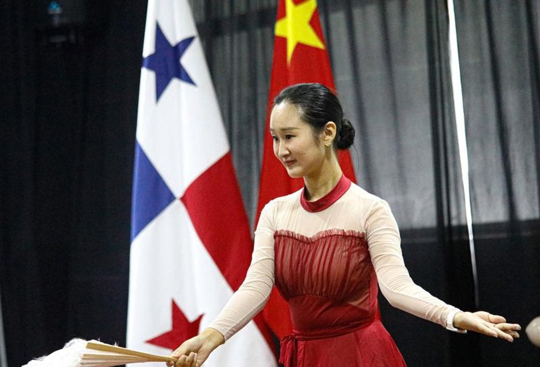 Panameños disfrutaron de la "Miniferia" organizada por la Embajada de China