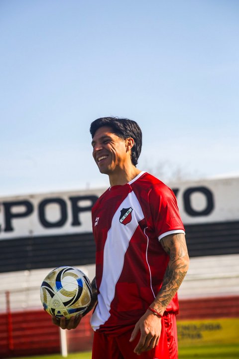 Enzo Pérez fue expulsado en su segundo partido con Deportivo Maipú