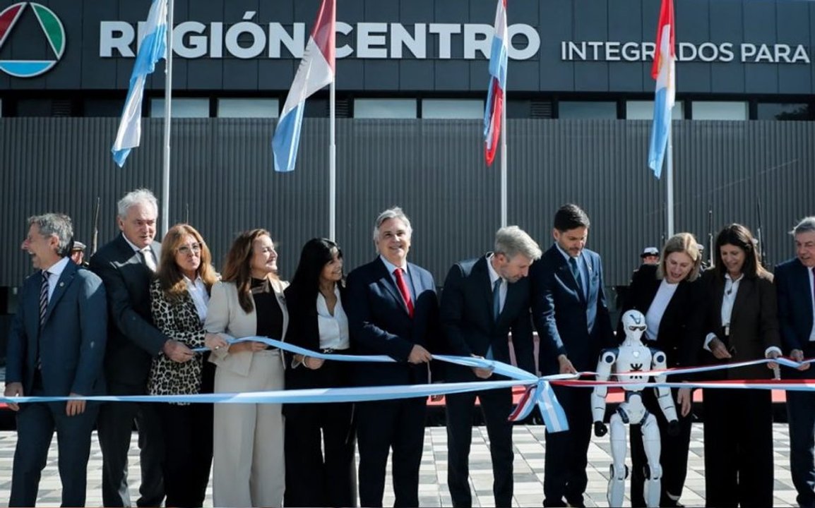 Llaryora, Pullaro y Frigerio en la Junta de Gobernadores de la Región Centro