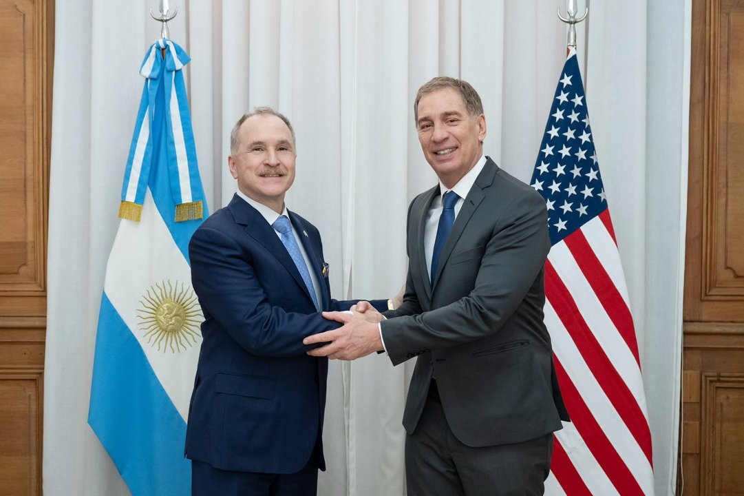 Santilli recibió al embajador de Estados Unidos, que se interesó por las reformas del Gobierno en el Congreso