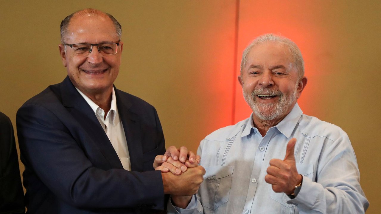 El vicepresidente de Brasil cuestionó a Milei y dijo que sus ataques "perjudican a la Argentina"