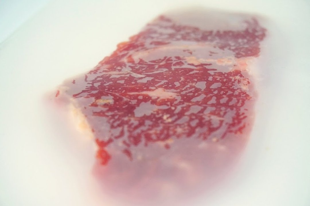 Argentinos desarrollan un film biodegradable para conservar carne vacuna