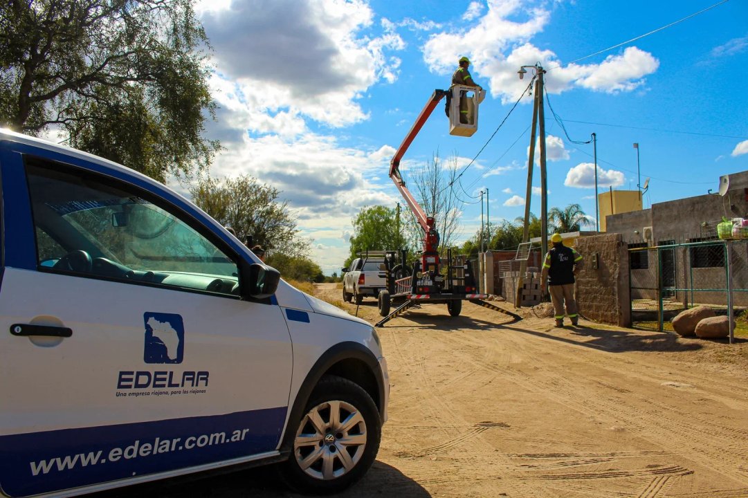Denuncian boletas de hasta $700.000 pese al congelamiento eléctrico de Quintela