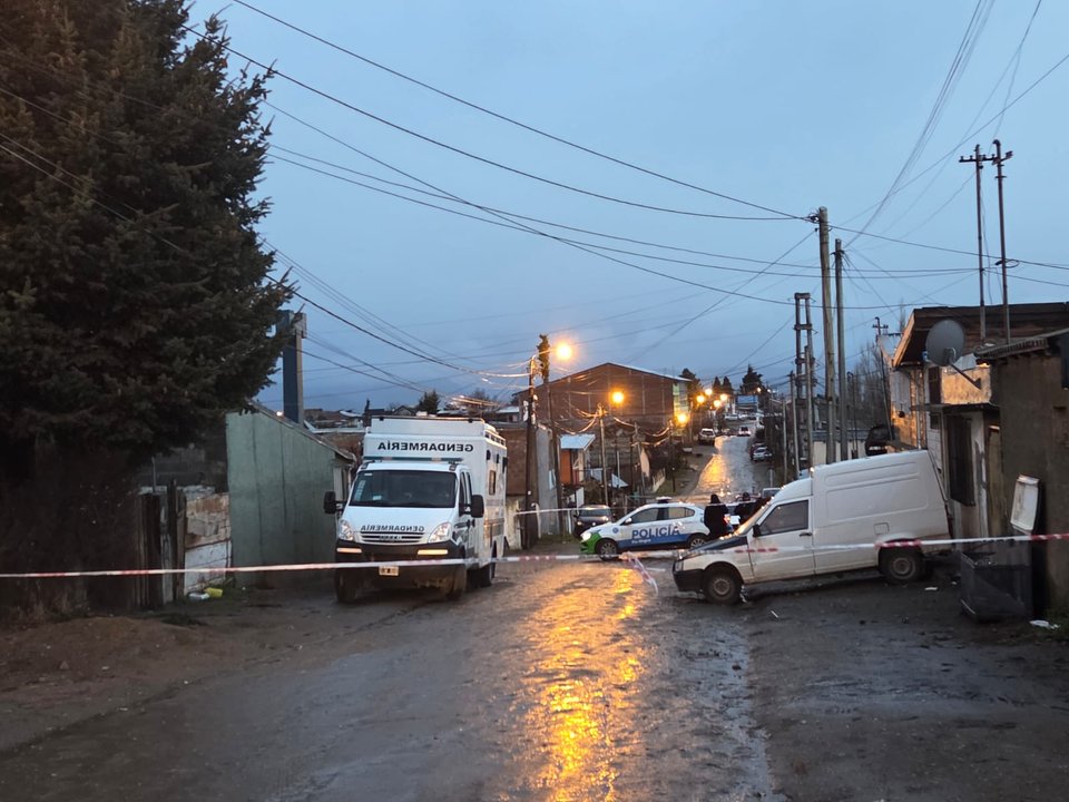 A un año del femicidio en Bariloche, extendieron por un mes la prisión preventiva del policía acusado