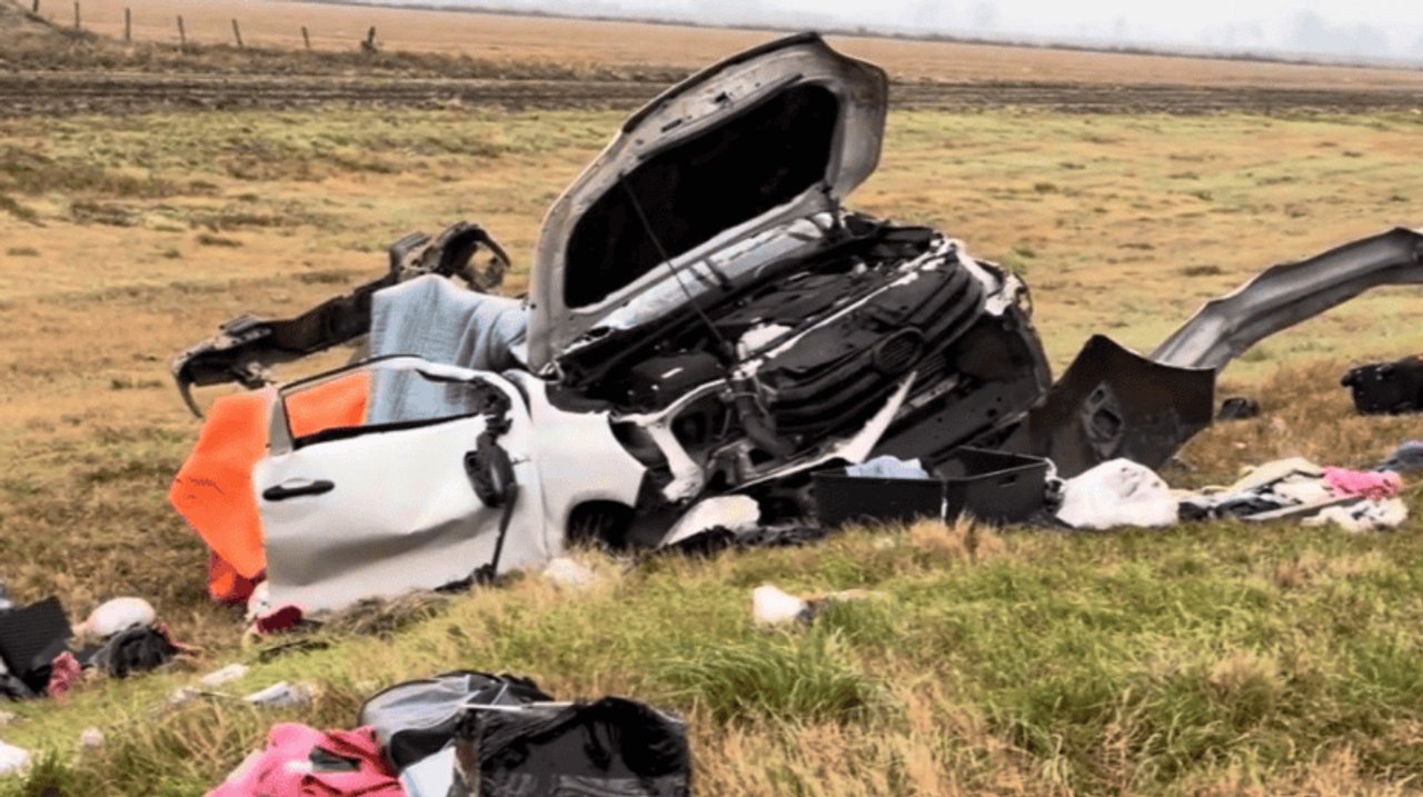 Conmoción en Córdoba: tres muertos por el choque de una camioneta que quedó partida en dos